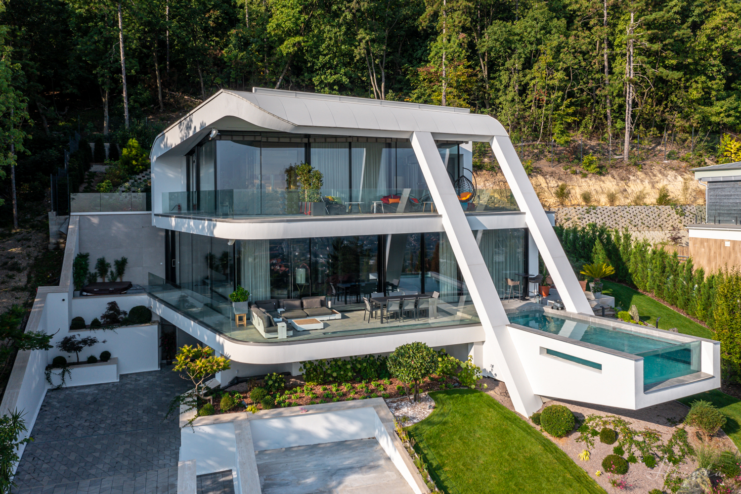 Erdőalja Villa homlokzat